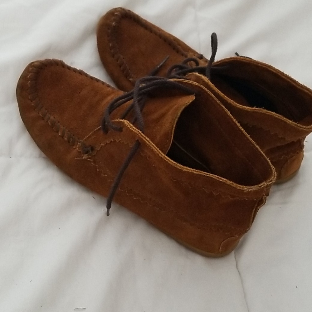 Minnetonka ankle moccassins